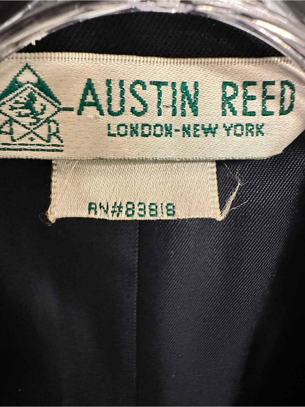 Austin Reed Women’s size 16 Navy Single-Button Sport Coat with Gold Button - Picture 12 of 12